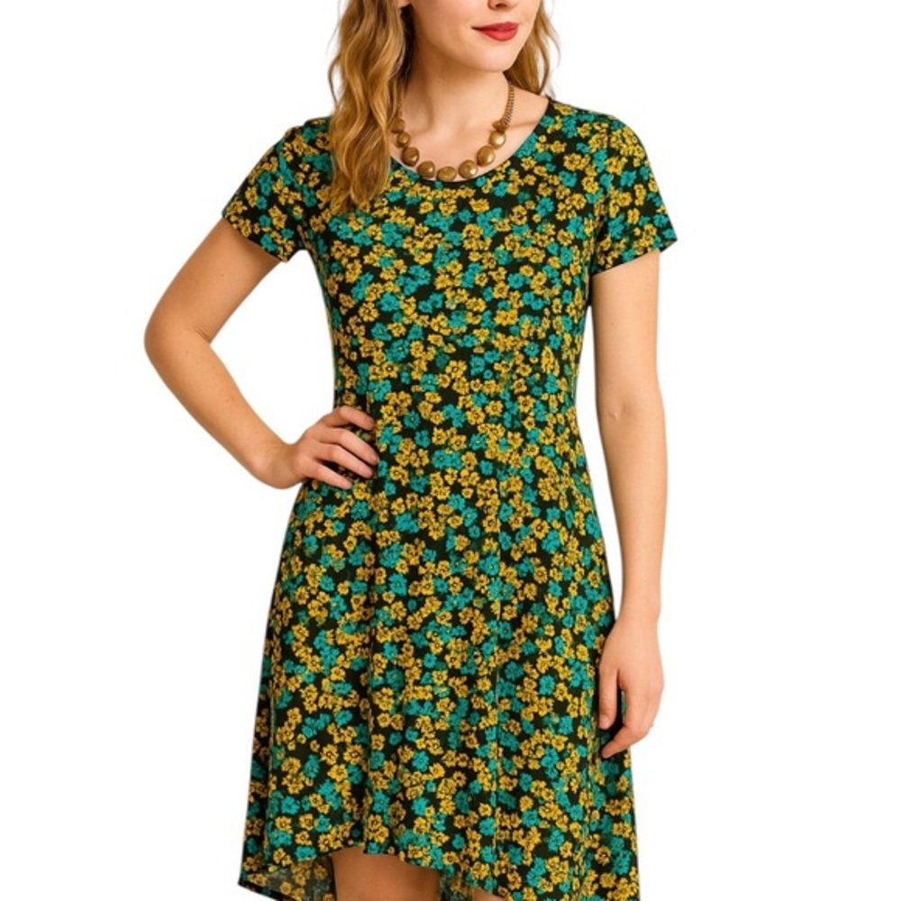 Cottagecore  Vintage LulaRoe Black Gold Floral Goblin Core Carly Flowy Tunic